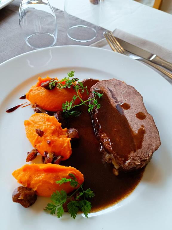 Auberge des Montauds Hotel Restaurant hotel pied des pistes 17