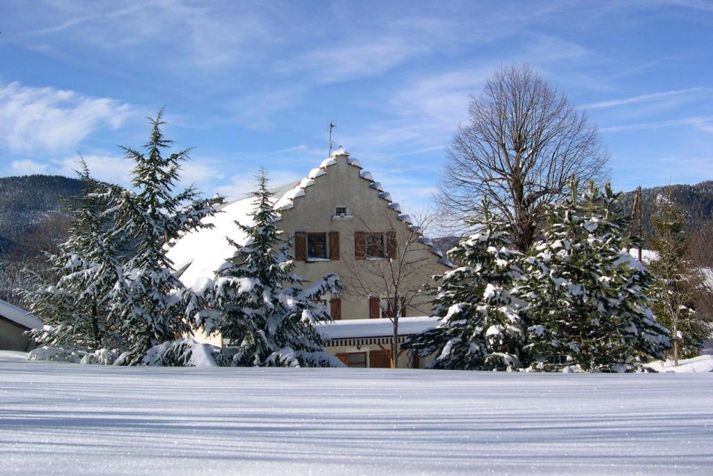Auberge des Montauds Hotel Restaurant hotel pied des pistes