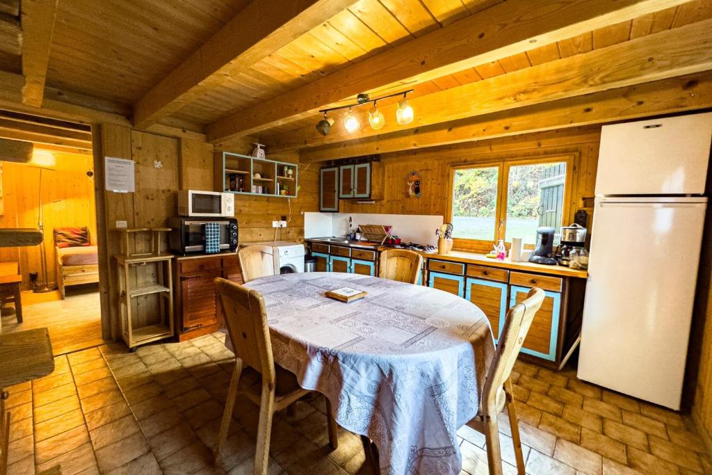 Authentic family chalet with garden in Chamonix chalet pied des pistes 2