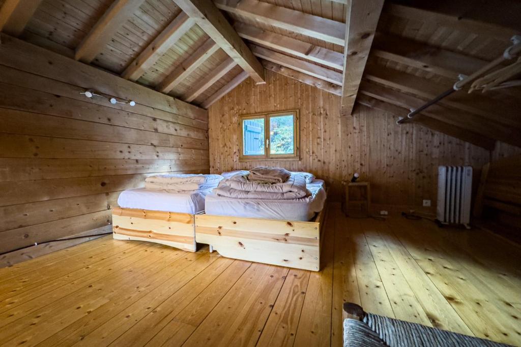 Authentic family chalet with garden in Chamonix chalet pied des pistes 8