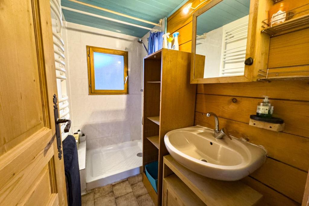 Authentic family chalet with garden in Chamonix chalet pied des pistes 9