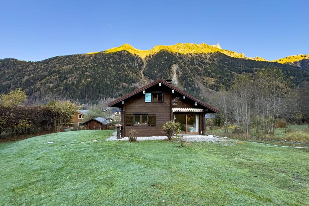 Authentic family chalet with garden in Chamonix chalet pied des pistes