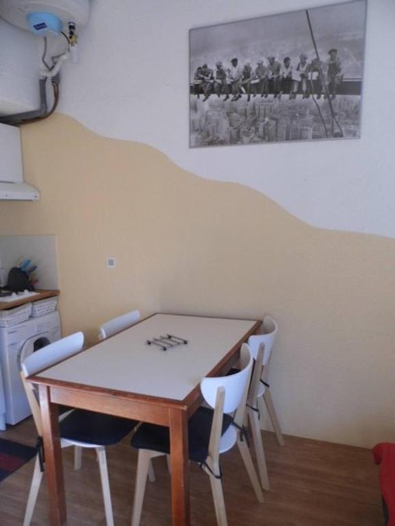 Azur Sancy Skis aux pieds appartement pied des pistes 10
