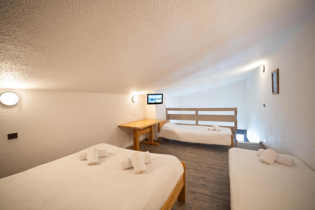 Azureva Les Menuires hotel pied des pistes 1