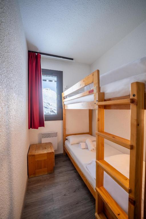 Azureva Les Menuires hotel pied des pistes 13