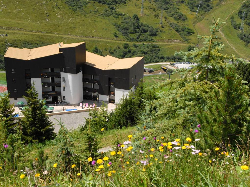 Azureva Les Menuires hotel pied des pistes 17