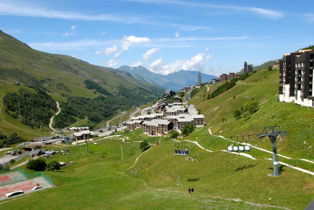 Azureva Les Menuires hotel pied des pistes 19