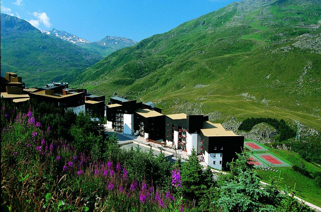 Azureva Les Menuires hotel pied des pistes 4