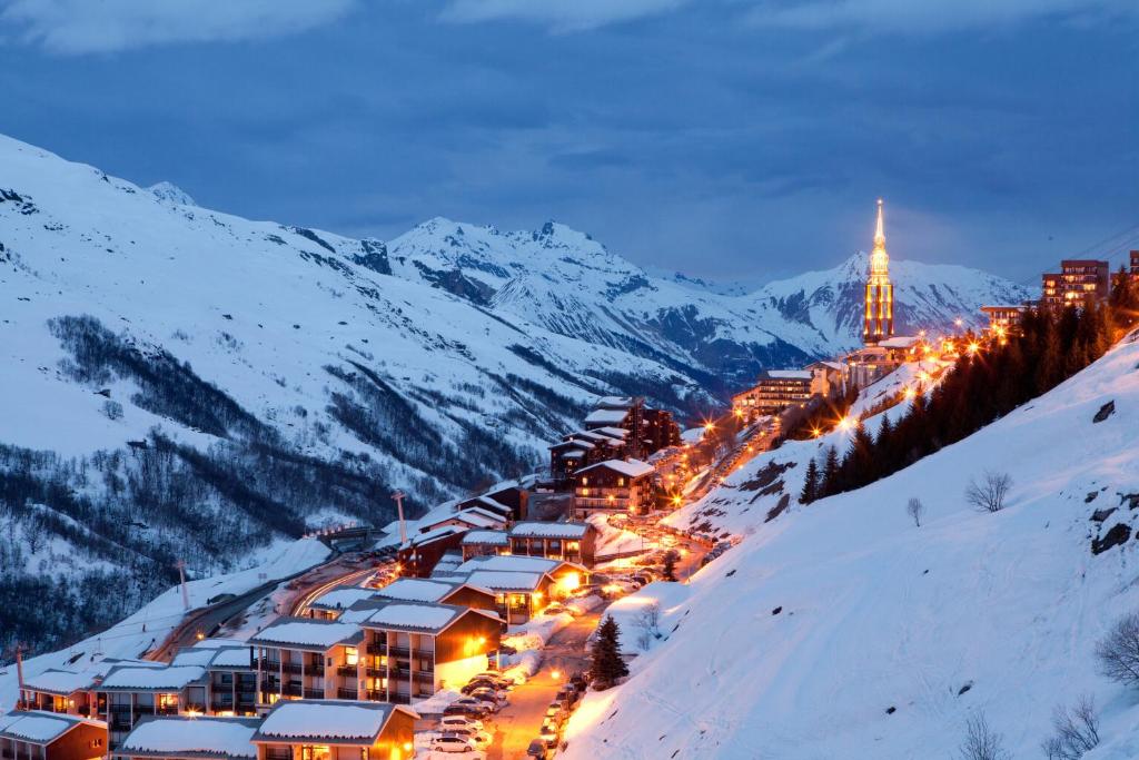 Azureva Les Menuires hotel pied des pistes