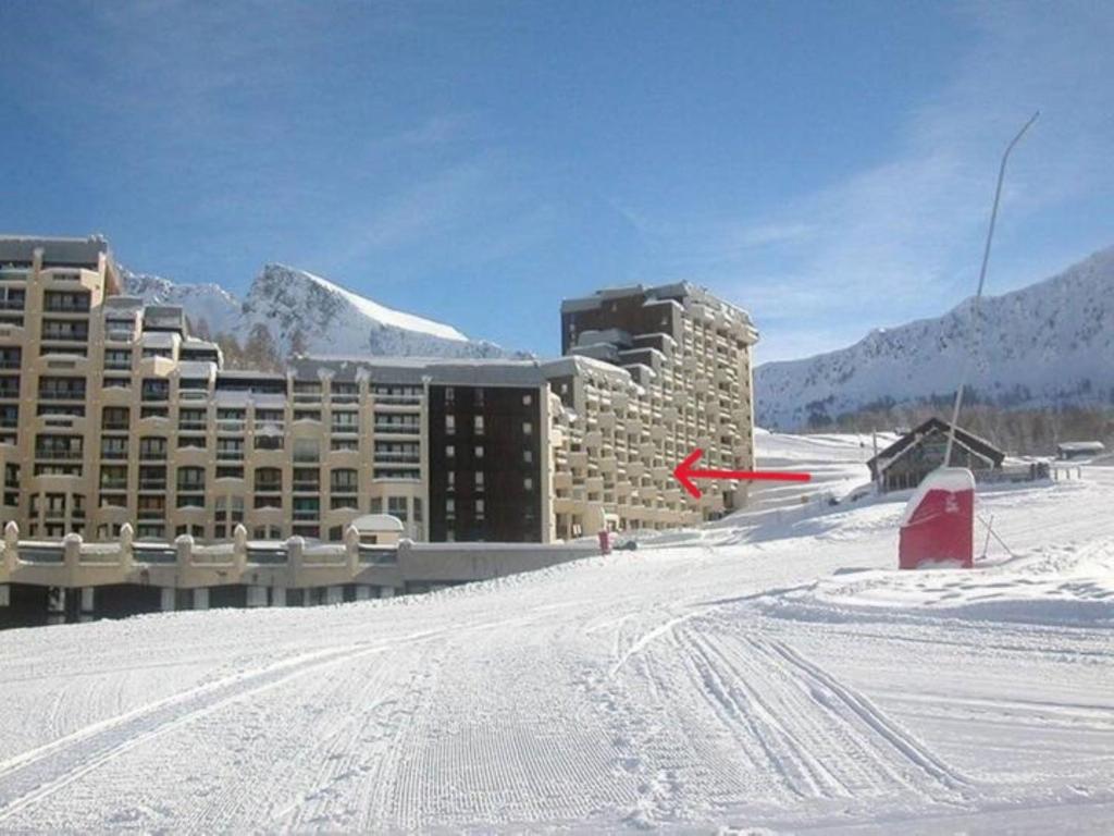 Balcon plein Sud sur les pistes appartement pied des pistes 14