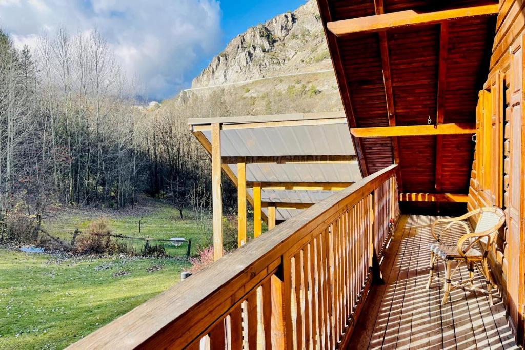 Beautiful chalet near the center of Briancon chalet pied des pistes 11