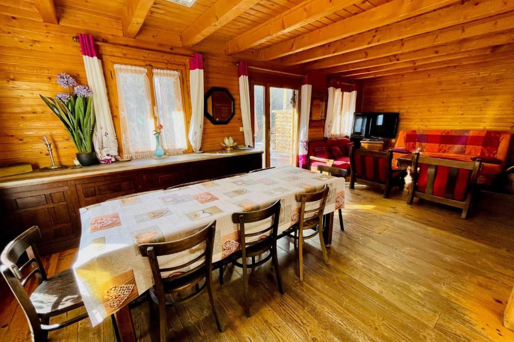 Beautiful chalet near the center of Briancon chalet pied des pistes 2