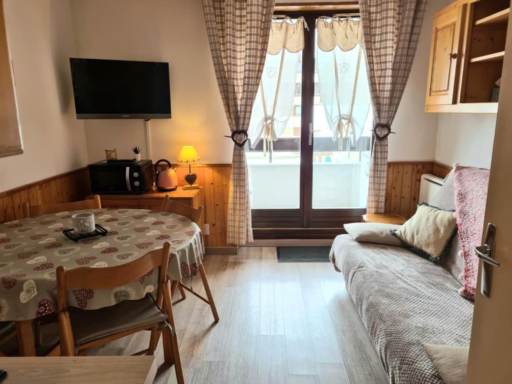 Bel appartement Samoens La Cour classe 2 etoiles appartement pied des pistes 1