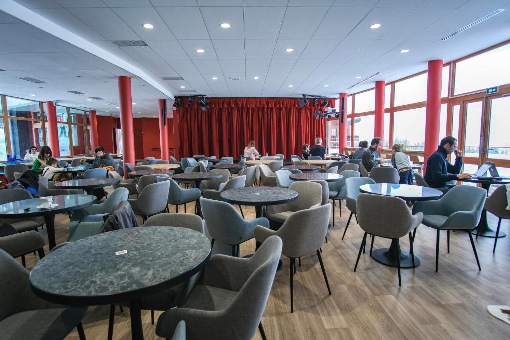Belambra Clubs Les Saisies Les Embrunes Ski pass included hotel pied des pistes 11