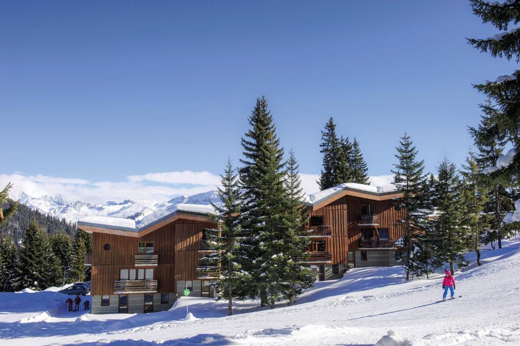 Belambra Clubs Les Saisies Les Embrunes Ski pass included hotel pied des pistes 13