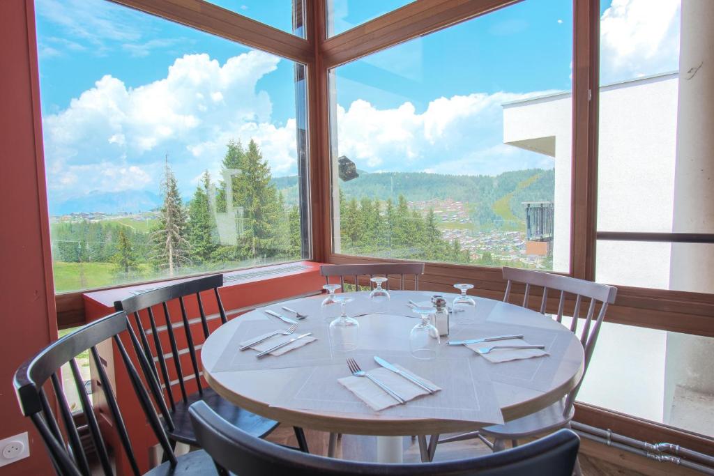 Belambra Clubs Les Saisies Les Embrunes Ski pass included hotel pied des pistes 19