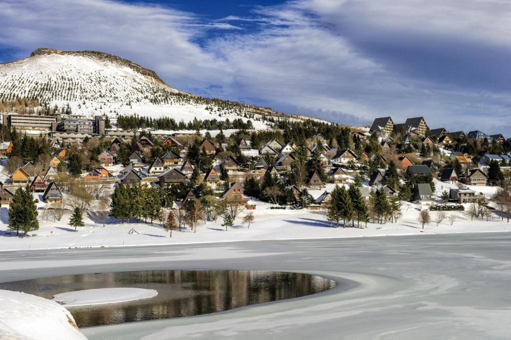Belambra Clubs Superbesse Le Chambourguet hotel pied des pistes 10