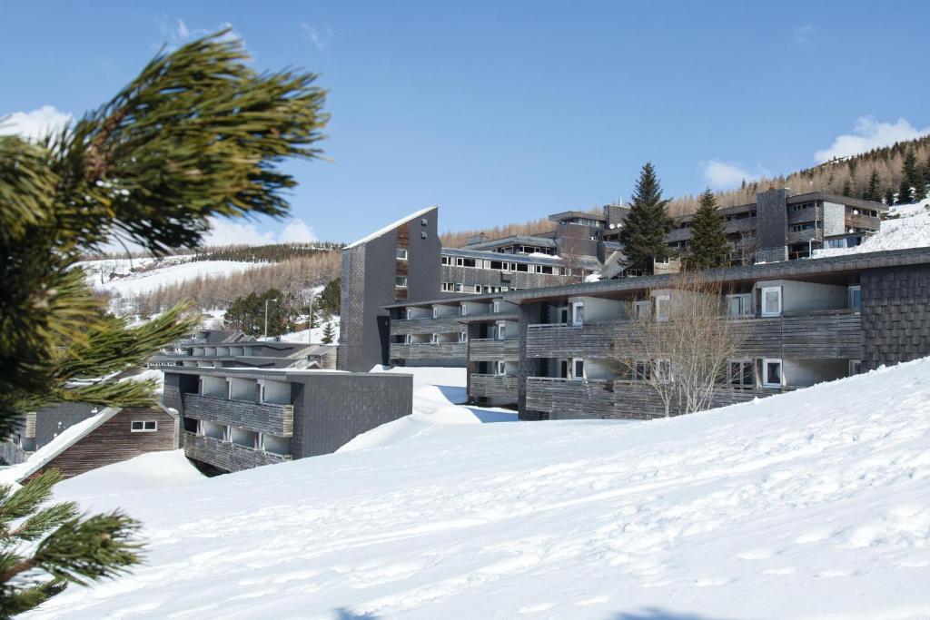 Belambra Clubs Superbesse Le Chambourguet hotel pied des pistes 11