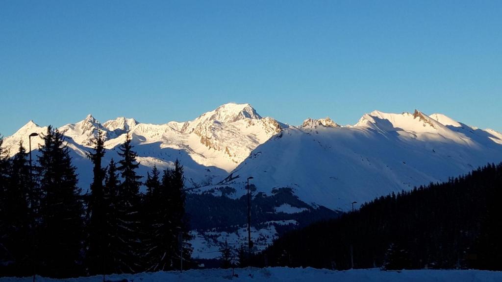 Bourg St Maurice les Arcs 1800 Les Lauzieres jolie vue nature espace bien etre plaisir paisible appartement pied des pistes