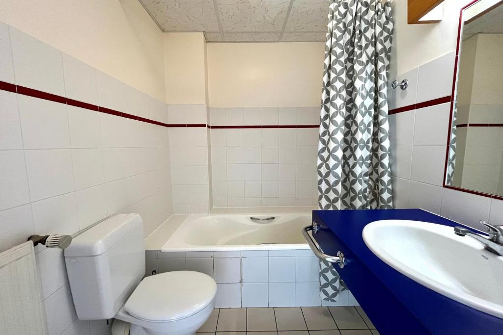 Bright 50 m cocoon with balcony in Combloux appartement pied des pistes 6