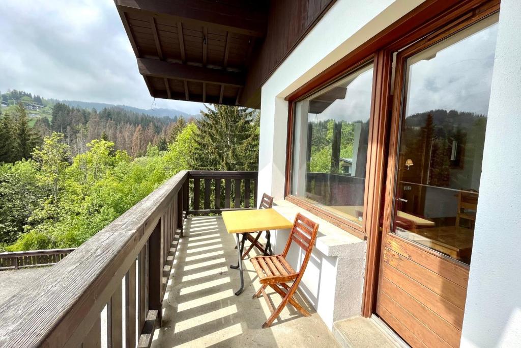 Bright 50 m cocoon with balcony in Combloux appartement pied des pistes 8