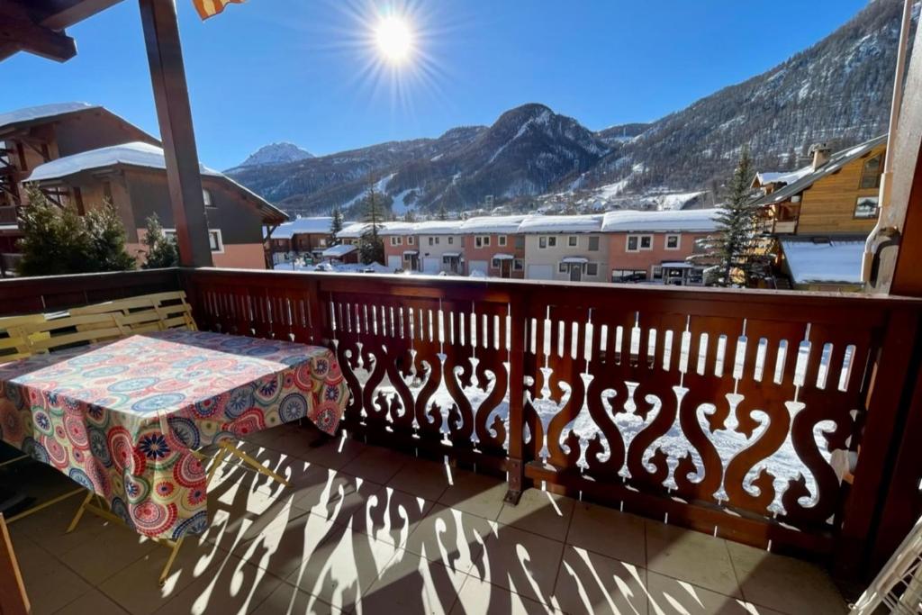 Bright cosy nest view La Salle les Alpes appartement pied des pistes 10