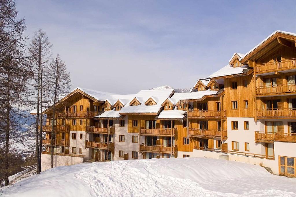 CENTRE STATION 1800 Dernier etage Renove 2 Chambres 6 personnes Skis aux pieds appartement pied des pistes 1