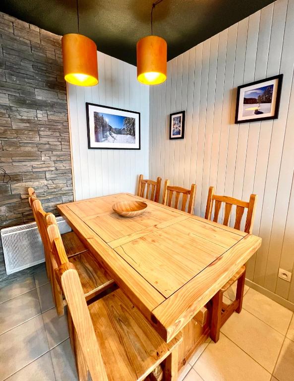 CENTRE STATION 1800 Dernier etage Renove 2 Chambres 6 personnes Skis aux pieds appartement pied des pistes 12
