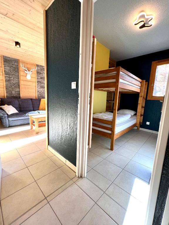 CENTRE STATION 1800 Dernier etage Renove 2 Chambres 6 personnes Skis aux pieds appartement pied des pistes 14