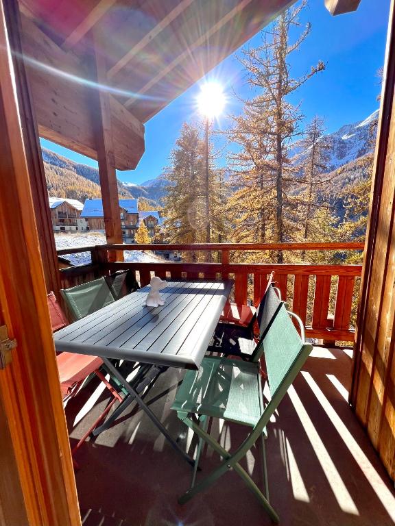 CENTRE STATION 1800 Dernier etage Renove 2 Chambres 6 personnes Skis aux pieds appartement pied des pistes 4