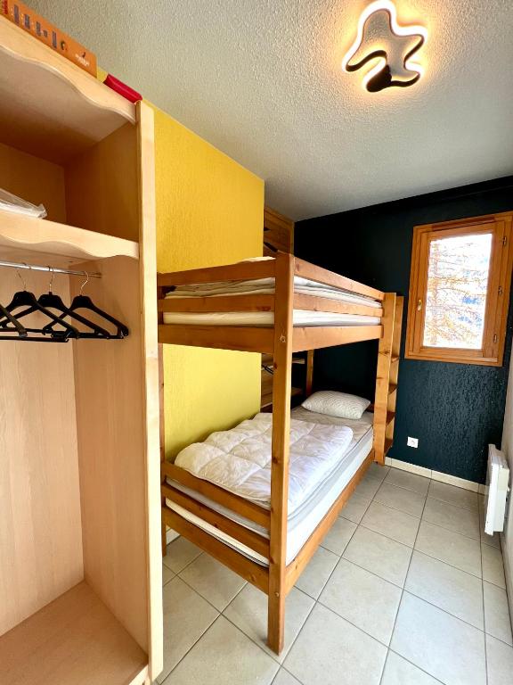 CENTRE STATION 1800 Dernier etage Renove 2 Chambres 6 personnes Skis aux pieds appartement pied des pistes 6