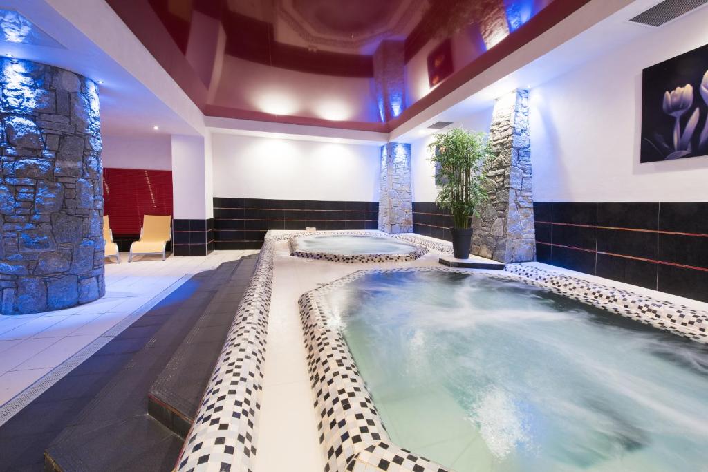 CGH Residence Boutique Le Centaure hotel pied des pistes 8