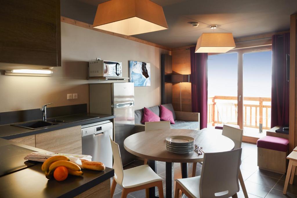 CGH Residences Spas les Chalets du Soleil Contemporain hotel pied des pistes 13