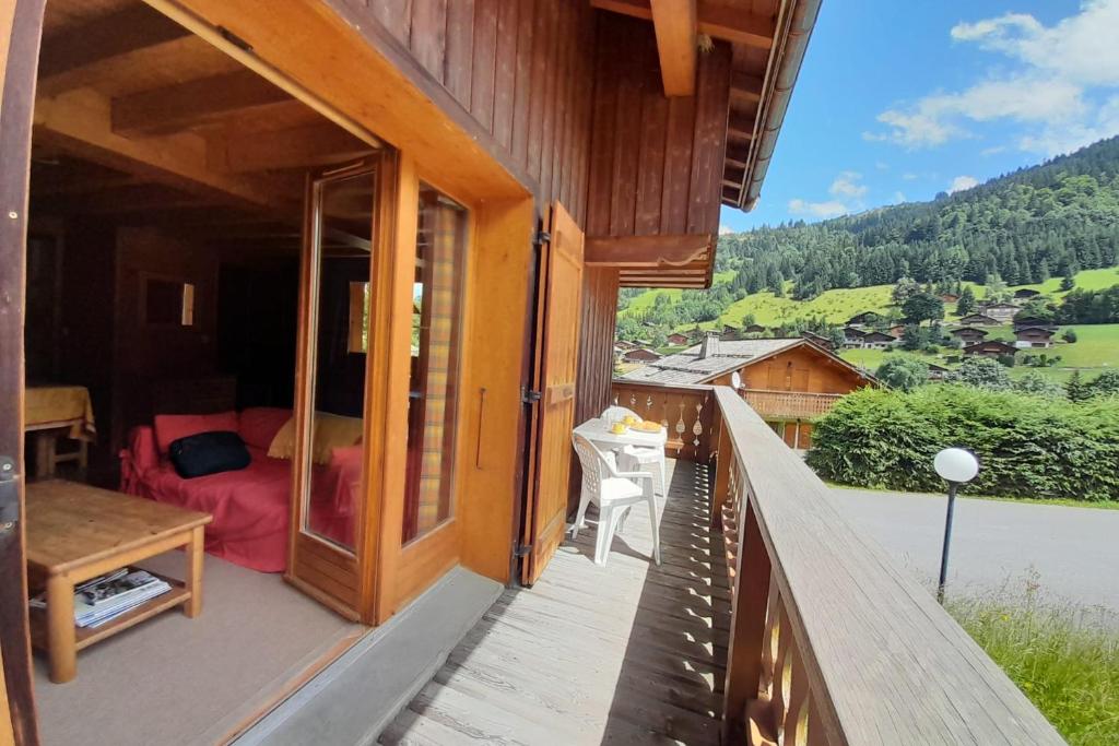CHARMANT CHALET pres des pistes appartement pied des pistes 12