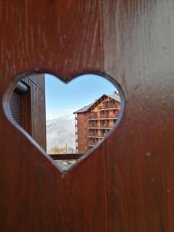 COEUR DALTAIR RISOUL 1850 Appartement T2 confortable skis aux pieds a 300 m centre appartement pied des pistes