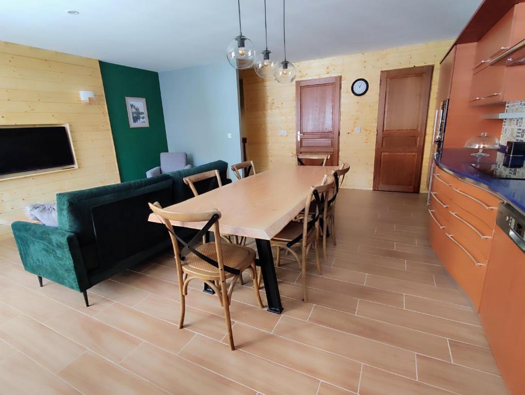 COSY EDEN SKI Luxueux appartement T4 skis aux pieds a Tignes 2100 appartement pied des pistes 9