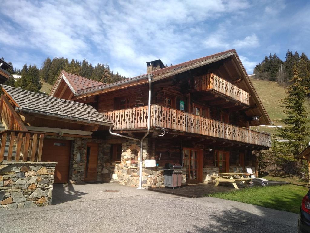 Chalet 13 personnes Le Vanvolet gite pied des pistes 5