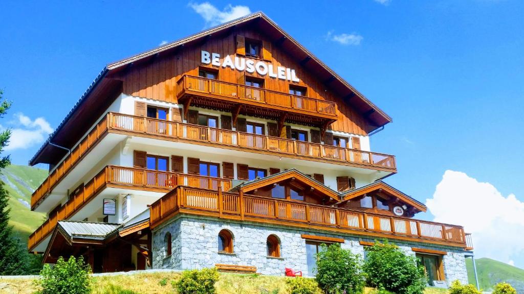 Chalet Beausoleil 4 etoiles prestige au pied des pistes de ski appartement pied des pistes 14