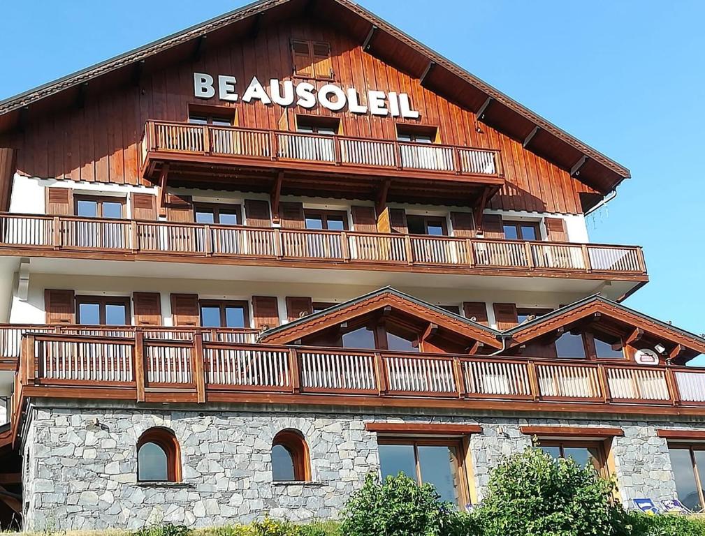 Chalet Beausoleil 4 etoiles prestige au pied des pistes de ski appartement pied des pistes 16