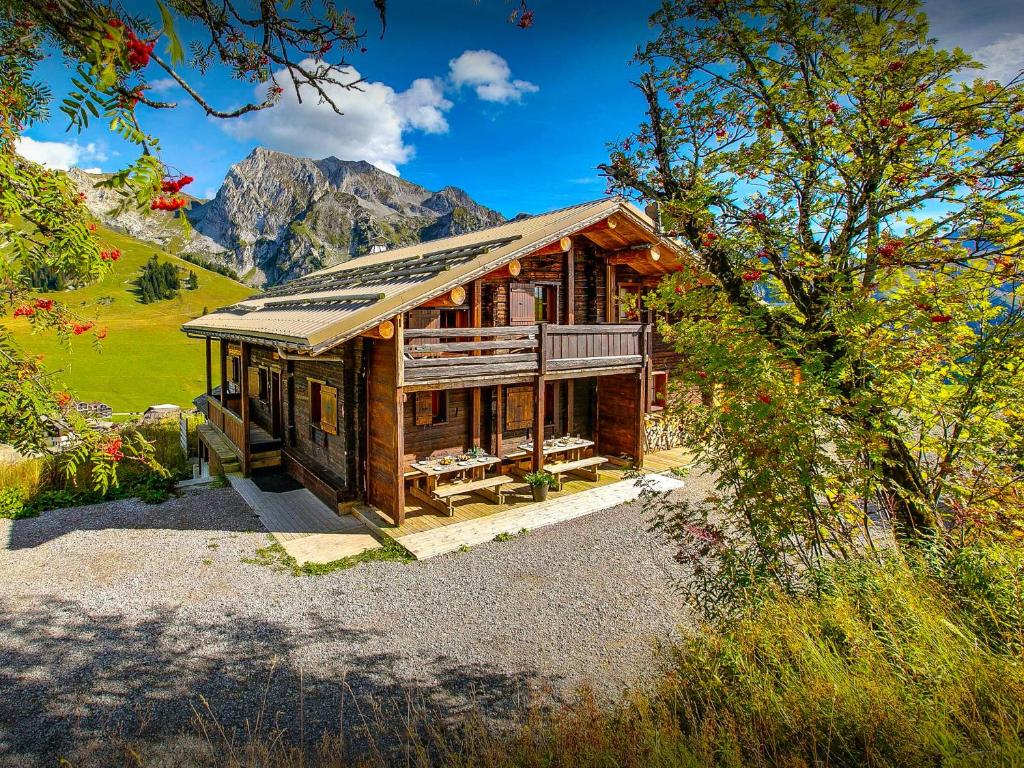 Chalet Capieu Le Barn OVO Network appartement pied des pistes 1