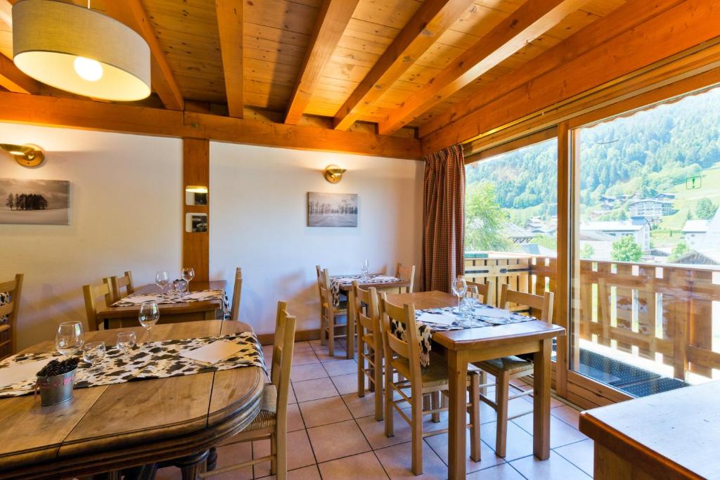 Chalet Hotel Aiguille Blanche Logis hotel pied des pistes 12