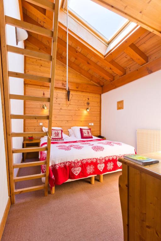 Chalet Hotel Aiguille Blanche Logis hotel pied des pistes 13