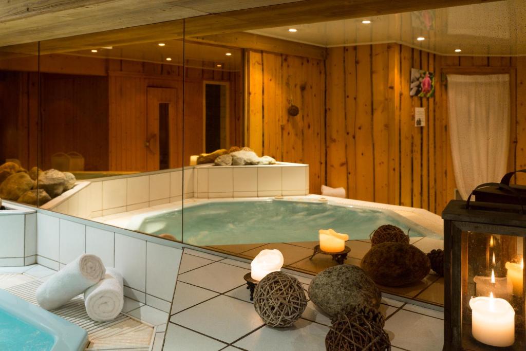 Chalet Hotel La Chemenaz hotel pied des pistes 2