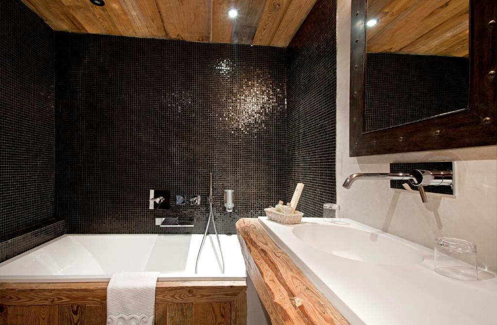 Chalet Hotel La Marmotte La Tapiaz SPA The Originals Relais hotel pied des pistes 10