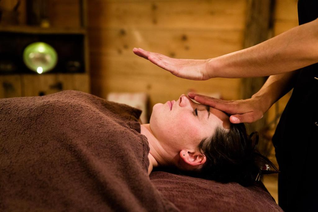 Chalet Hotel La Marmotte La Tapiaz SPA The Originals Relais hotel pied des pistes 7
