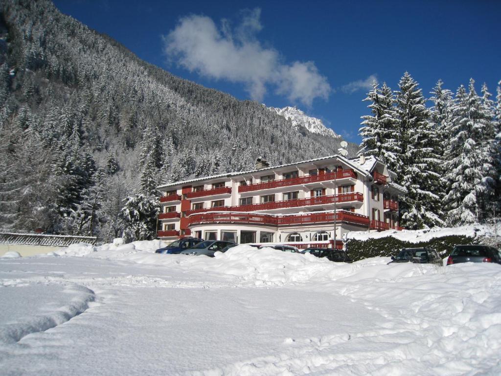 Chalet Hotel La Sapiniere hotel pied des pistes