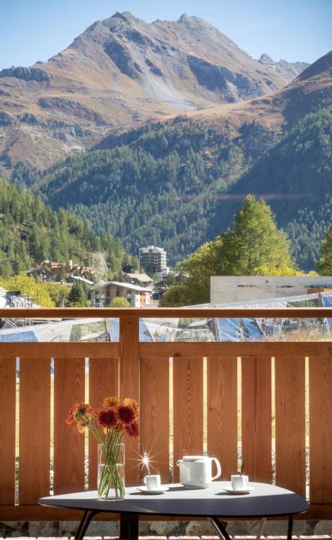 Chalet Hotelier LES EQUINOXES VAL DISERE appartement pied des pistes 11