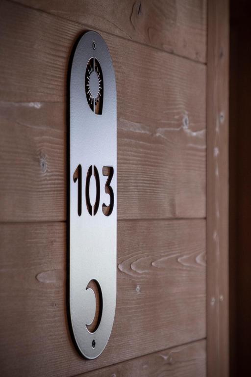 Chalet Hotelier LES EQUINOXES VAL DISERE appartement pied des pistes 12