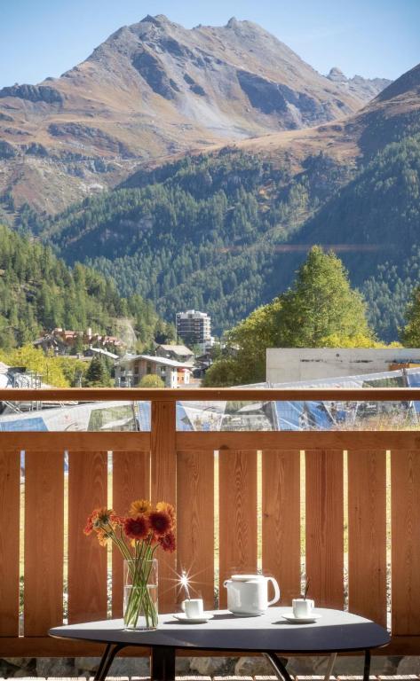 Chalet Hotelier LES EQUINOXES VAL DISERE appartement pied des pistes 15
