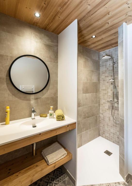 Chalet Hotelier LES EQUINOXES VAL DISERE appartement pied des pistes 9